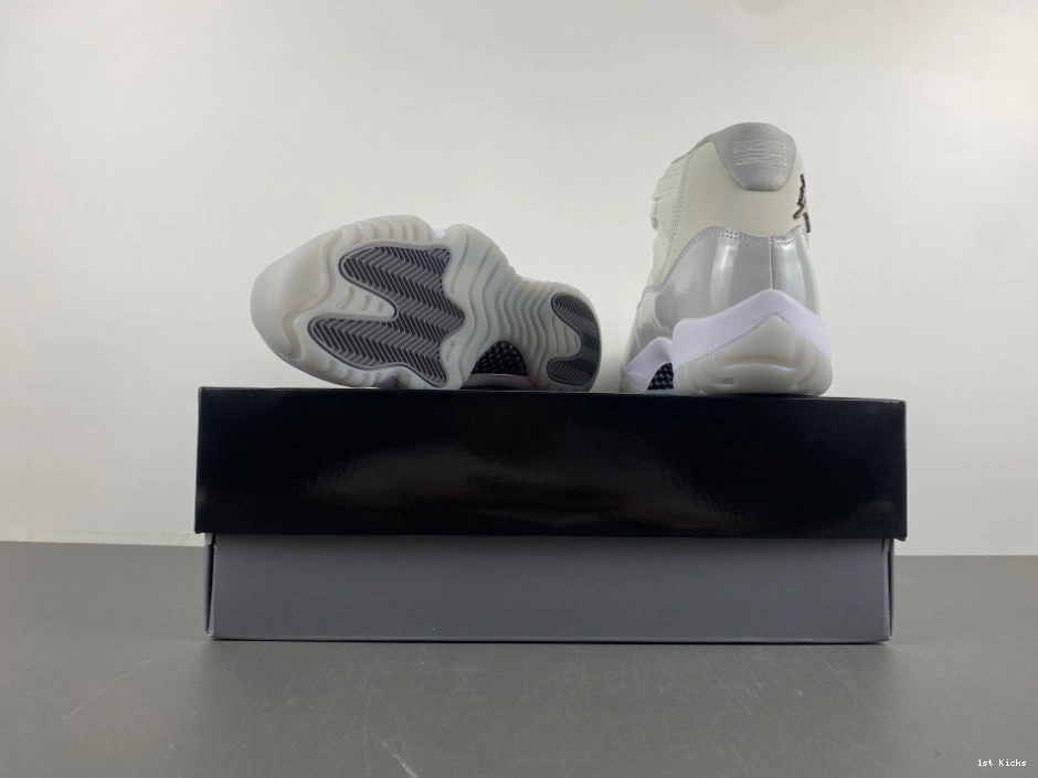 - Grand (Women's) 11 AR0715-110 Jordan Retro Finale 0318